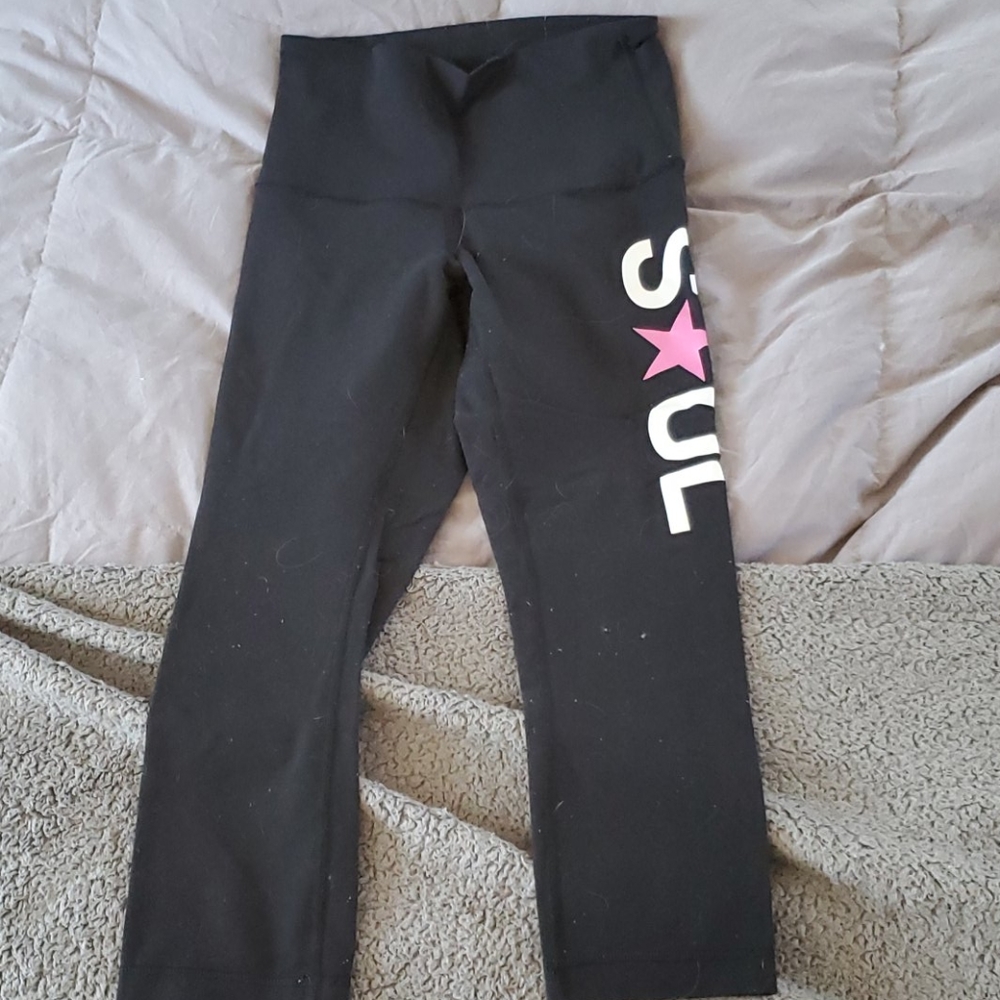 Lululemon crops